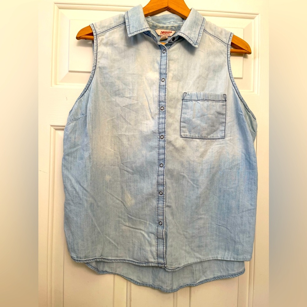 Arizona 0X (W L-XL) snap front chambray sleeveless denim bleach washed
